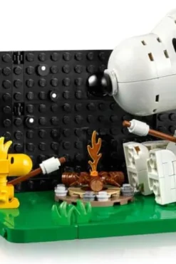 LEGO® Ideas Knøttene: Snoopys hundehus 21368