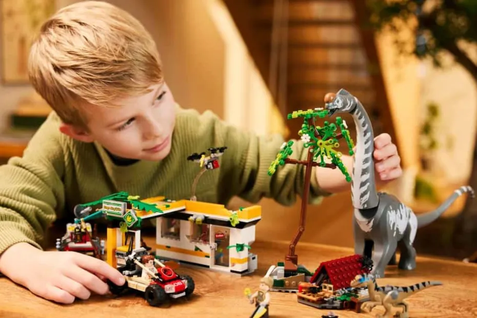 LEGO® Jurassic World På sporet av titanosaurus og raptor 76973