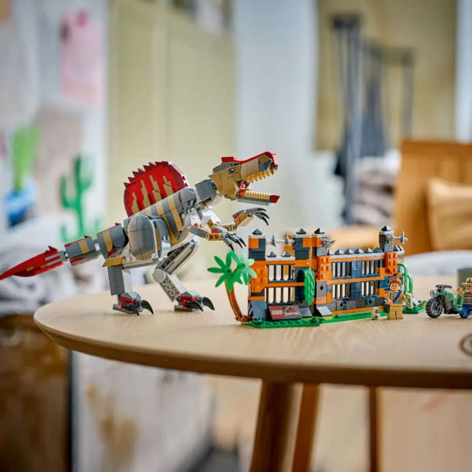 LEGO® Jurassic World Spinosaurus på flukt 77982