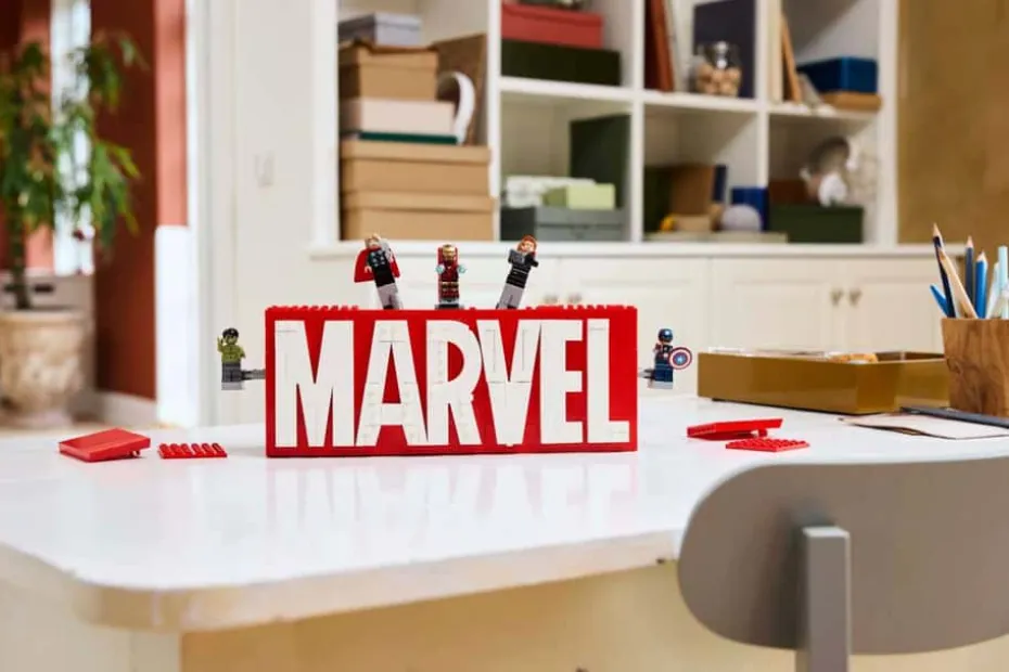 LEGO® Marvel: MARVEL logo og minifigurer 76313
