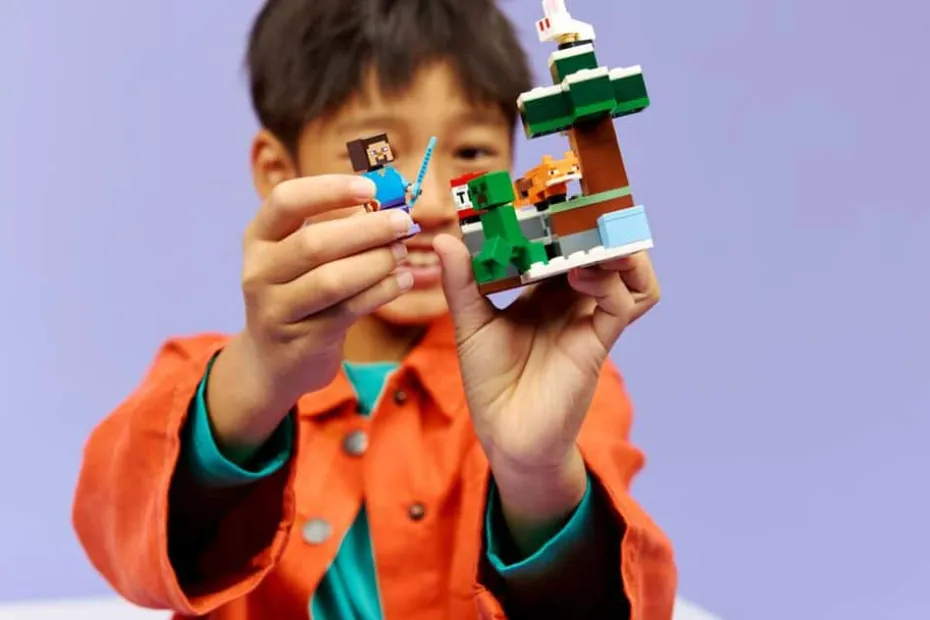 LEGO® Minecraft® Steves eventyr på taigaen 21583