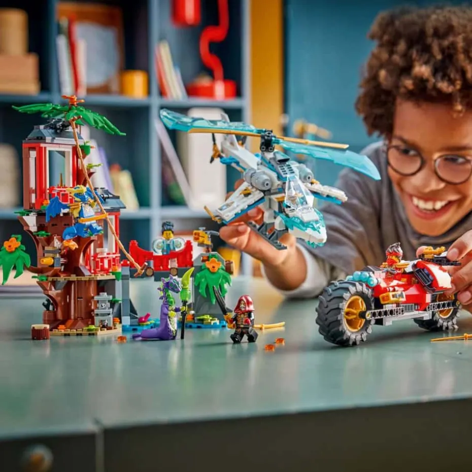 LEGO® NINJAGO® Action i ninjaenes trehytte 71857