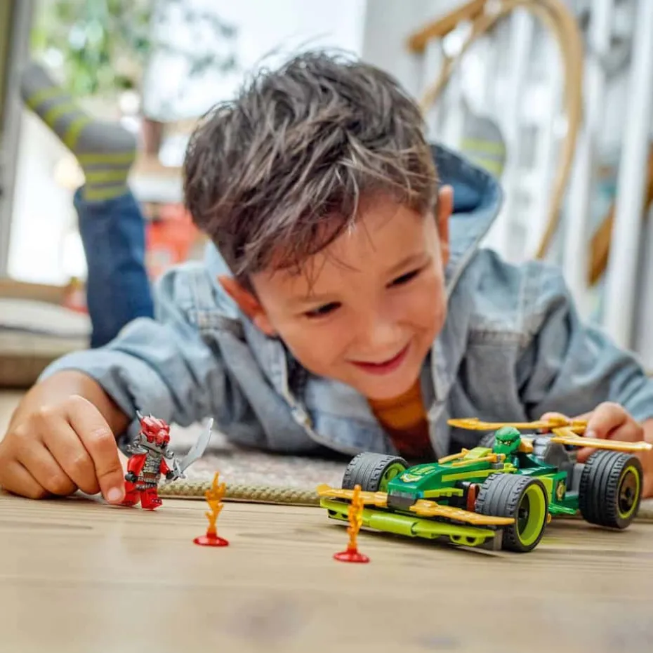 LEGO® NINJAGO® Lloyds pullback-racerbil 71828