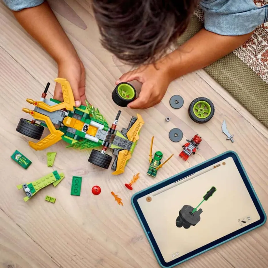 LEGO® NINJAGO® Lloyds pullback-racerbil 71828