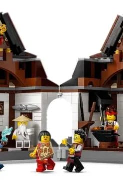 LEGO® NINJAGO® 15-årsjubileumssett med 4 våpen-smia 71858