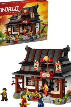 LEGO® NINJAGO® 15-årsjubileumssett med 4 våpen-smia 71858