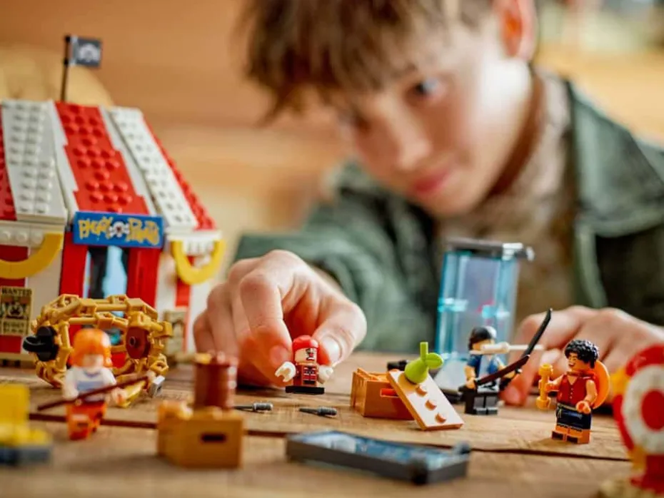 LEGO® ONE PIECE Sirkusteltet til klovnen Buggy 75637