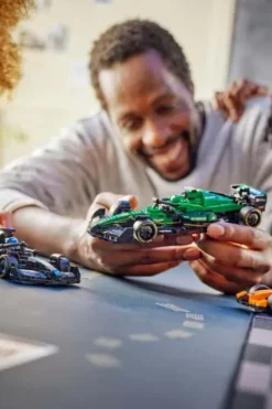 LEGO® Speed Champions Aston Martin Aramco F1® AMR24-racerbil 77245