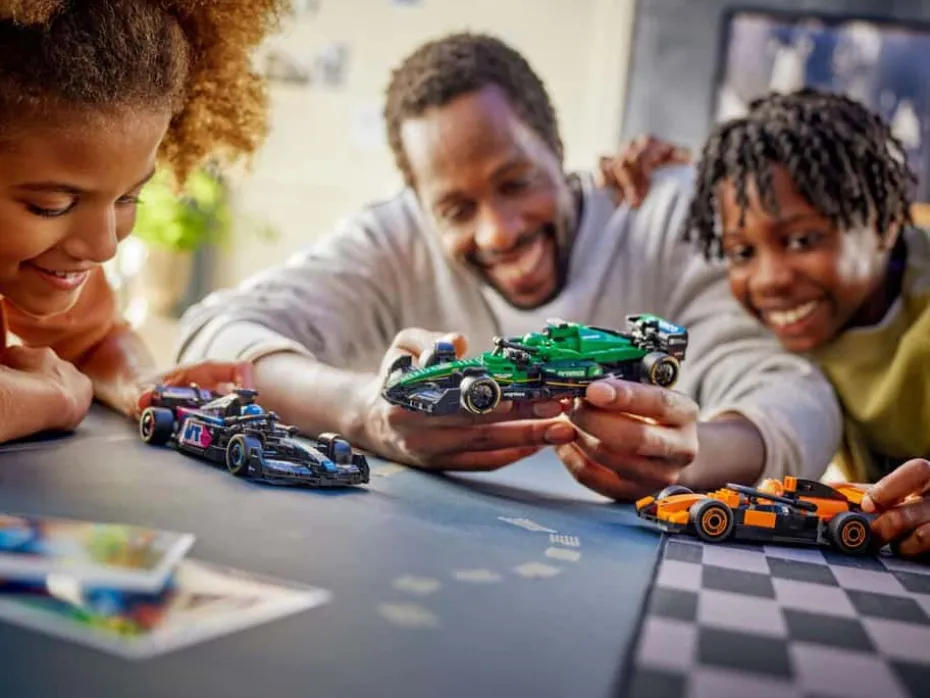 LEGO® Speed Champions Aston Martin Aramco F1® AMR24-racerbil 77245