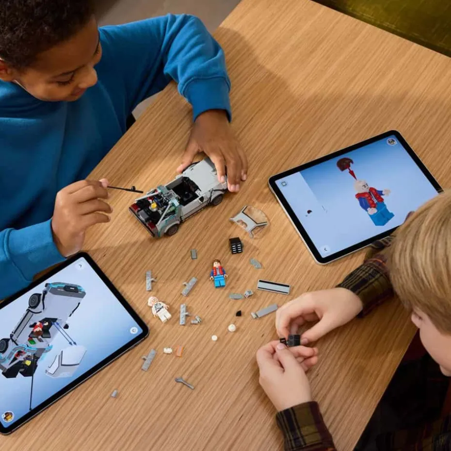 LEGO® Speed Champions Tidsmaskinen fra Tilbake til fremtiden 77256