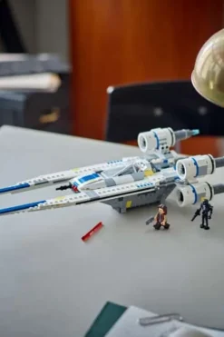 LEGO® Star Wars: Andor™ Opprørernes U-Wing Starfighter™ 75399