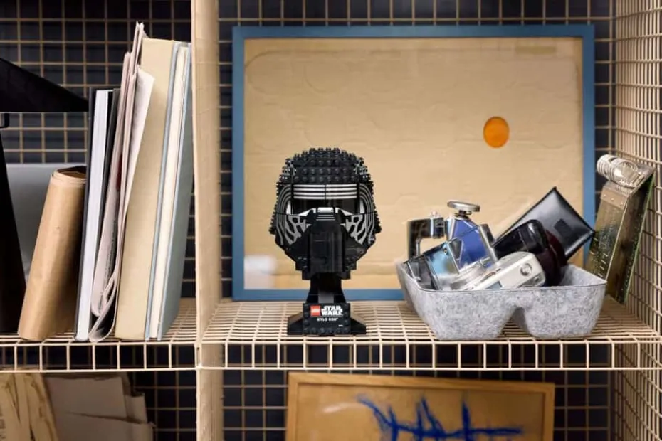 LEGO® Star Wars™ Hjelmen til Kylo Ren™ 75415