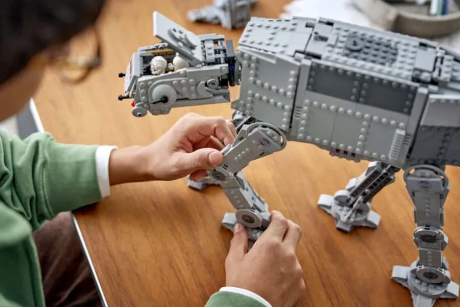 LEGO® Star Wars™ Imperial Remnant AT-AT med INT-4 75454