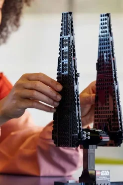 LEGO® Star Wars™ Kylo Rens Command Shuttle 75406