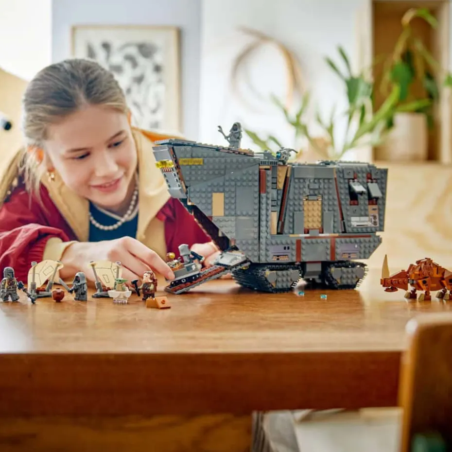 LEGO® Star Wars™ Offworld Sandcrawler™ og Mudhorn 75453