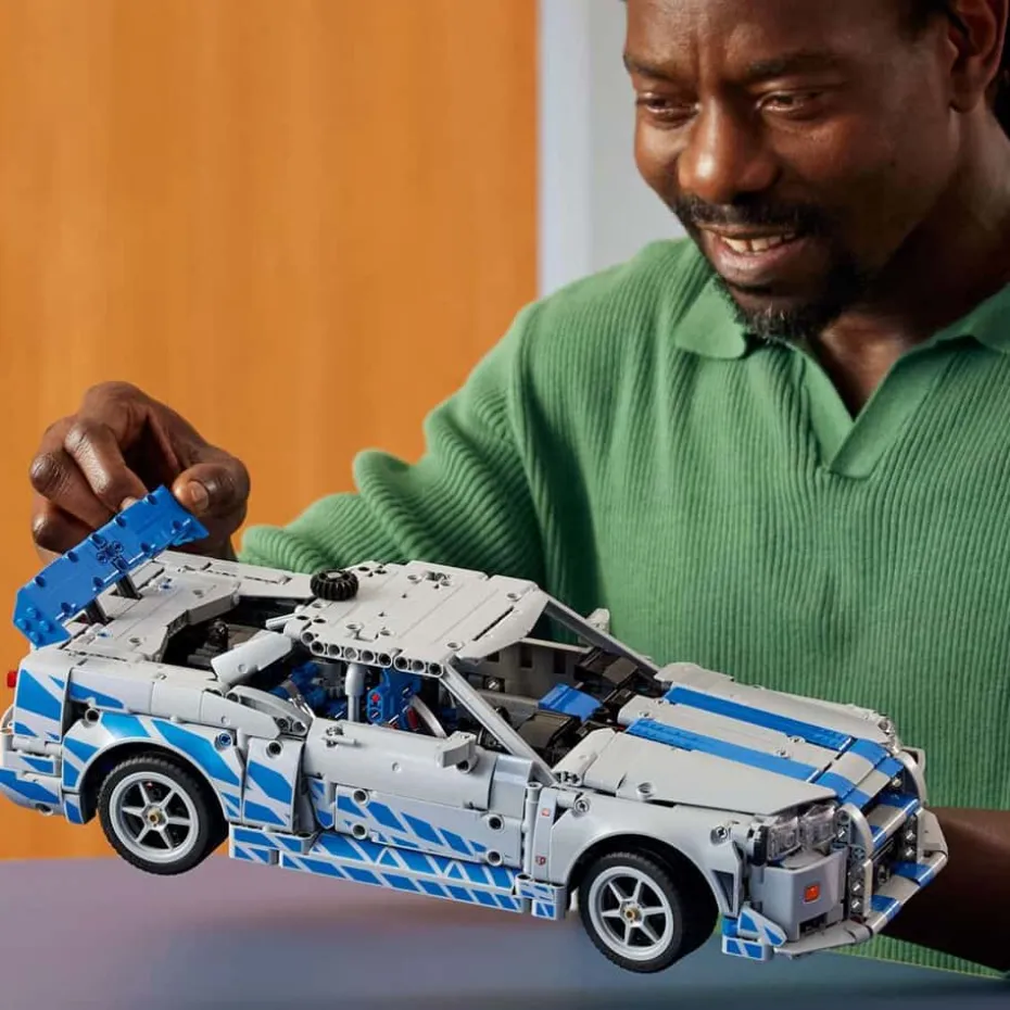LEGO® Technic™ 2 Fast 2 Furious Nissan Skyline GT-R (R34)-bil 42210