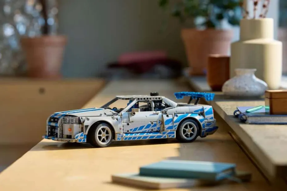 LEGO® Technic™ 2 Fast 2 Furious Nissan Skyline GT-R (R34)-bil 42210