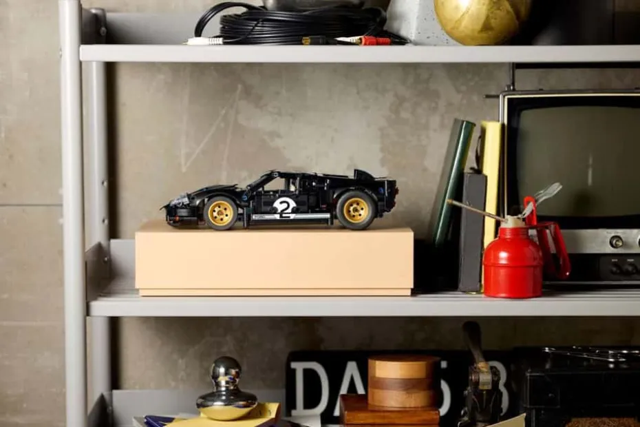 LEGO® Technic 1966 Ford GT40 MKII-racerbil 42223