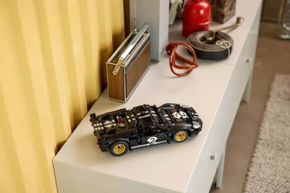 LEGO® Technic 1966 Ford GT40 MKII-racerbil 42223