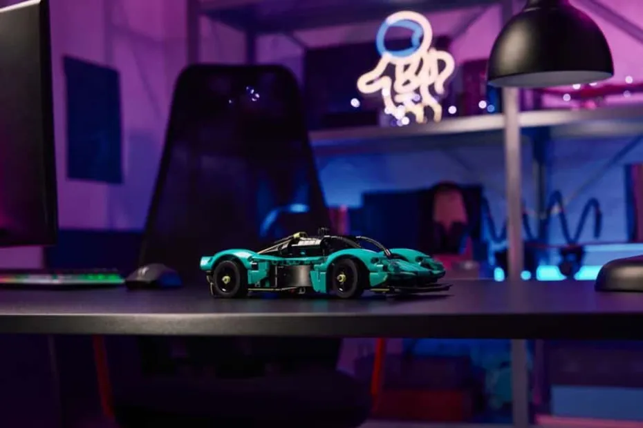 LEGO® Technic™ Aston Martin Valkyrie 42208