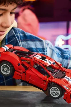 LEGO® Technic Ferrari 488 PISTA-bil 42235