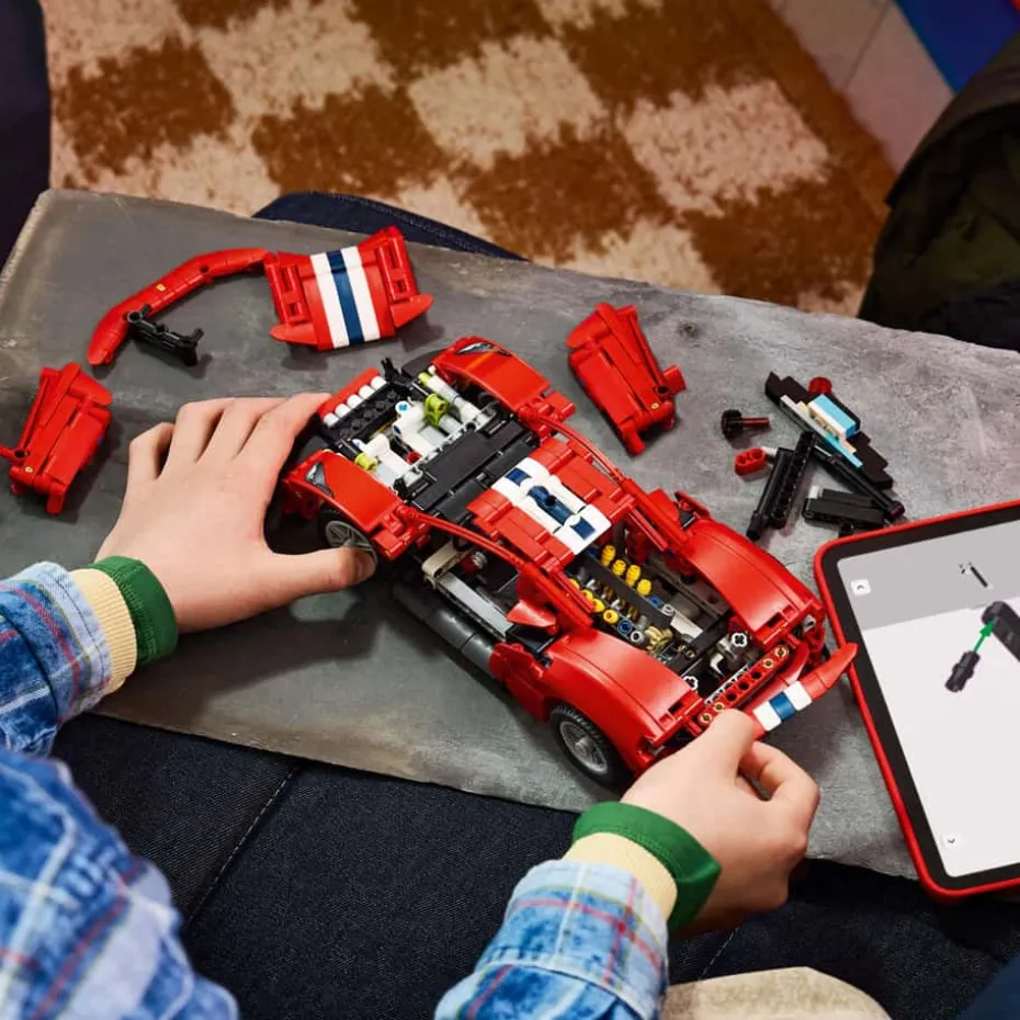 LEGO® Technic Ferrari 488 PISTA-bil 42235