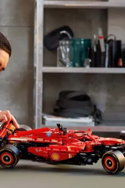 LEGO® Technic Ferrari SF-24 F1-bil 42207