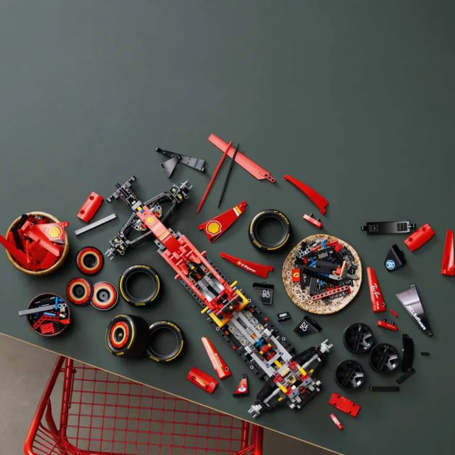 LEGO® Technic Ferrari SF-24 F1-bil 42207