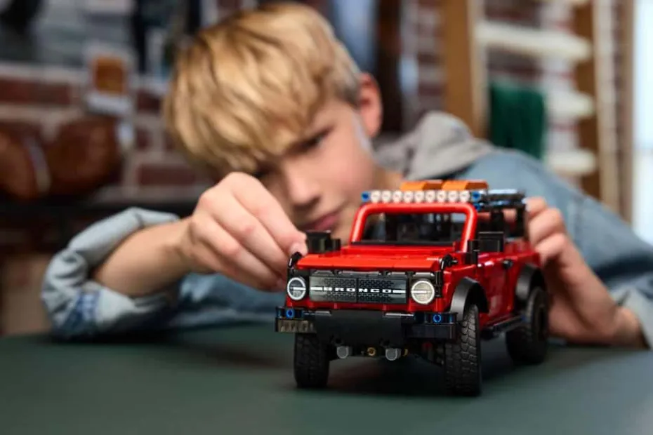 LEGO® Technic Ford Bronco® SUV 42213