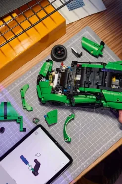 LEGO® Technic Grønn Bugatti Chiron Pur Sport-hyperbil 42241