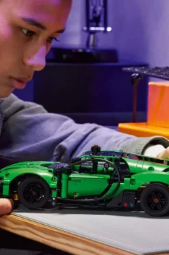 LEGO® Technic Grønn Bugatti Chiron Pur Sport-hyperbil 42241