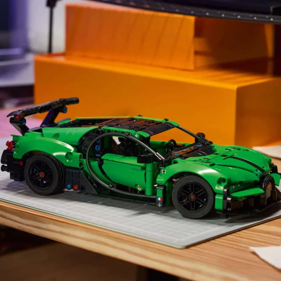 LEGO® Technic Grønn Bugatti Chiron Pur Sport-hyperbil 42241