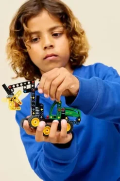 LEGO® Technic John Deere 1470H hjuldrevet hogstmaskin 42218