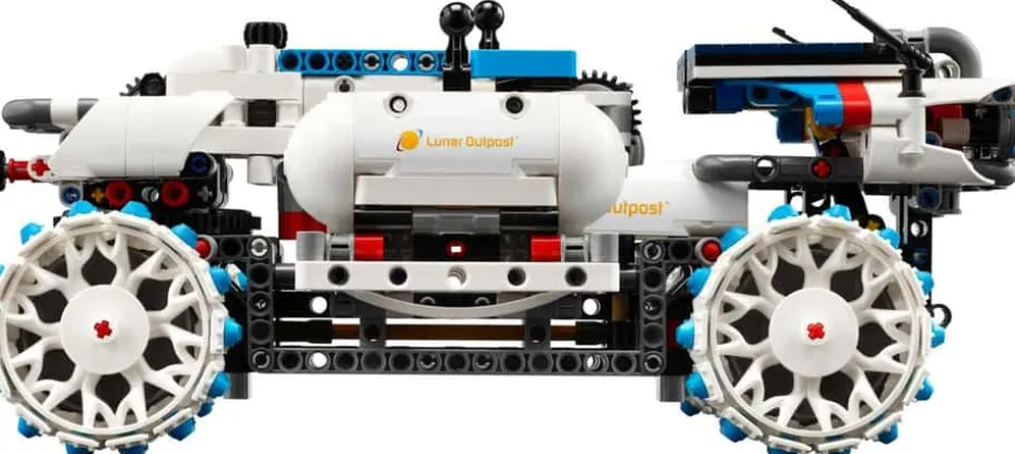 LEGO® Technic Lunar Outpost™ månerover-romkjøretøy 42211
