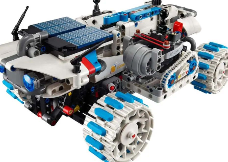 LEGO® Technic Lunar Outpost™ månerover-romkjøretøy 42211