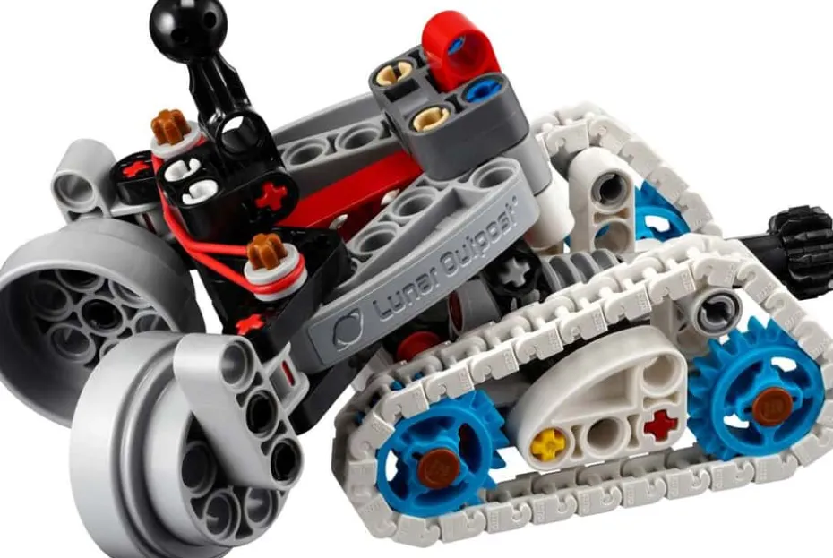 LEGO® Technic Lunar Outpost™ månerover-romkjøretøy 42211