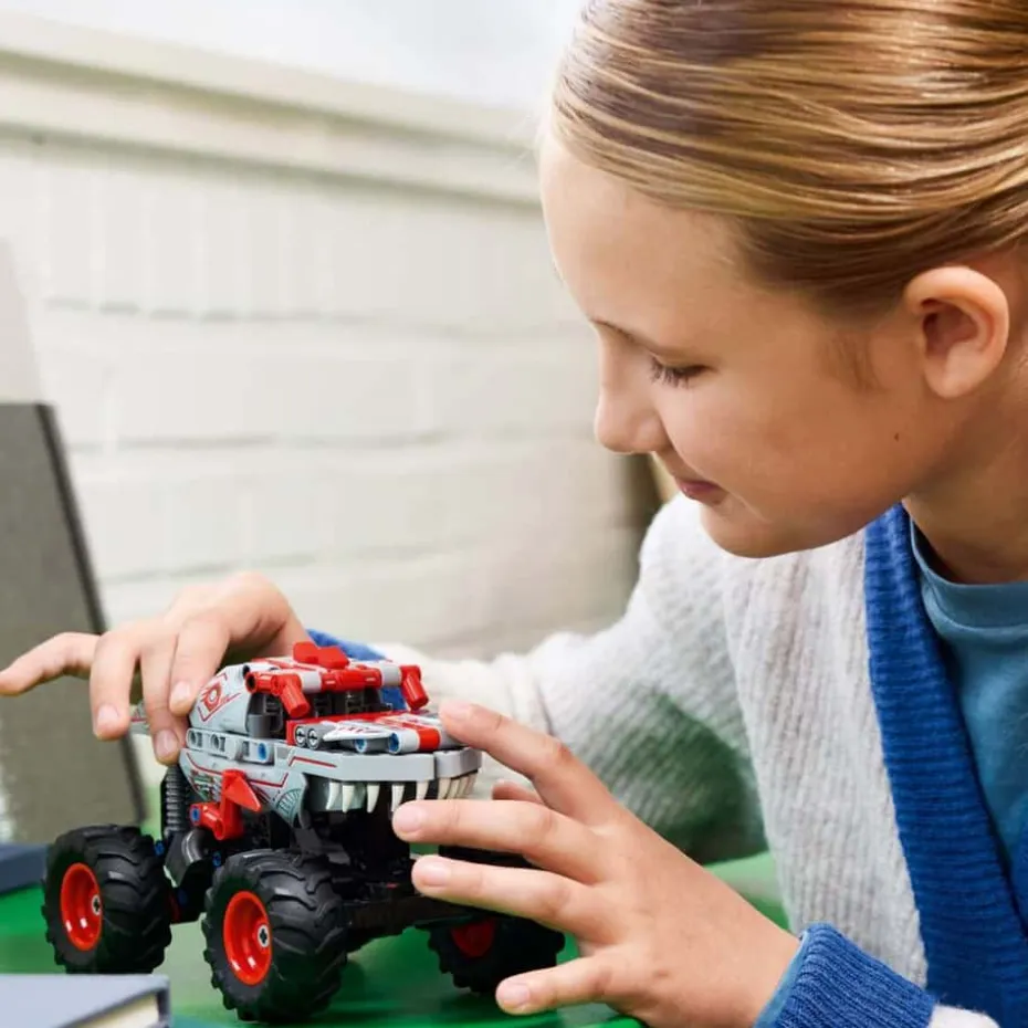 LEGO® Technic Monster Jam™ ThunderROARus™ med pullback-funksjon 42200