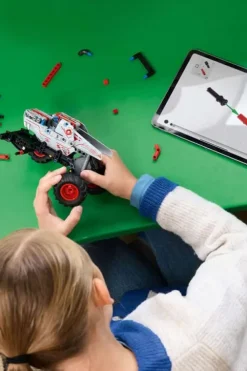 LEGO® Technic Monster Jam™ ThunderROARus™ med pullback-funksjon 42200