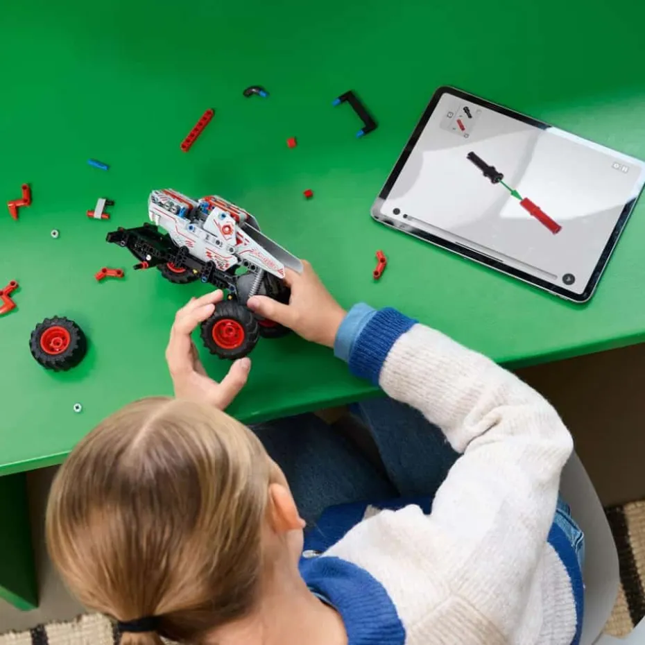 LEGO® Technic Monster Jam™ ThunderROARus™ med pullback-funksjon 42200