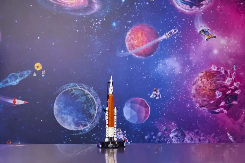 LEGO® Technic NASA Artemis SLS-rakett 42221