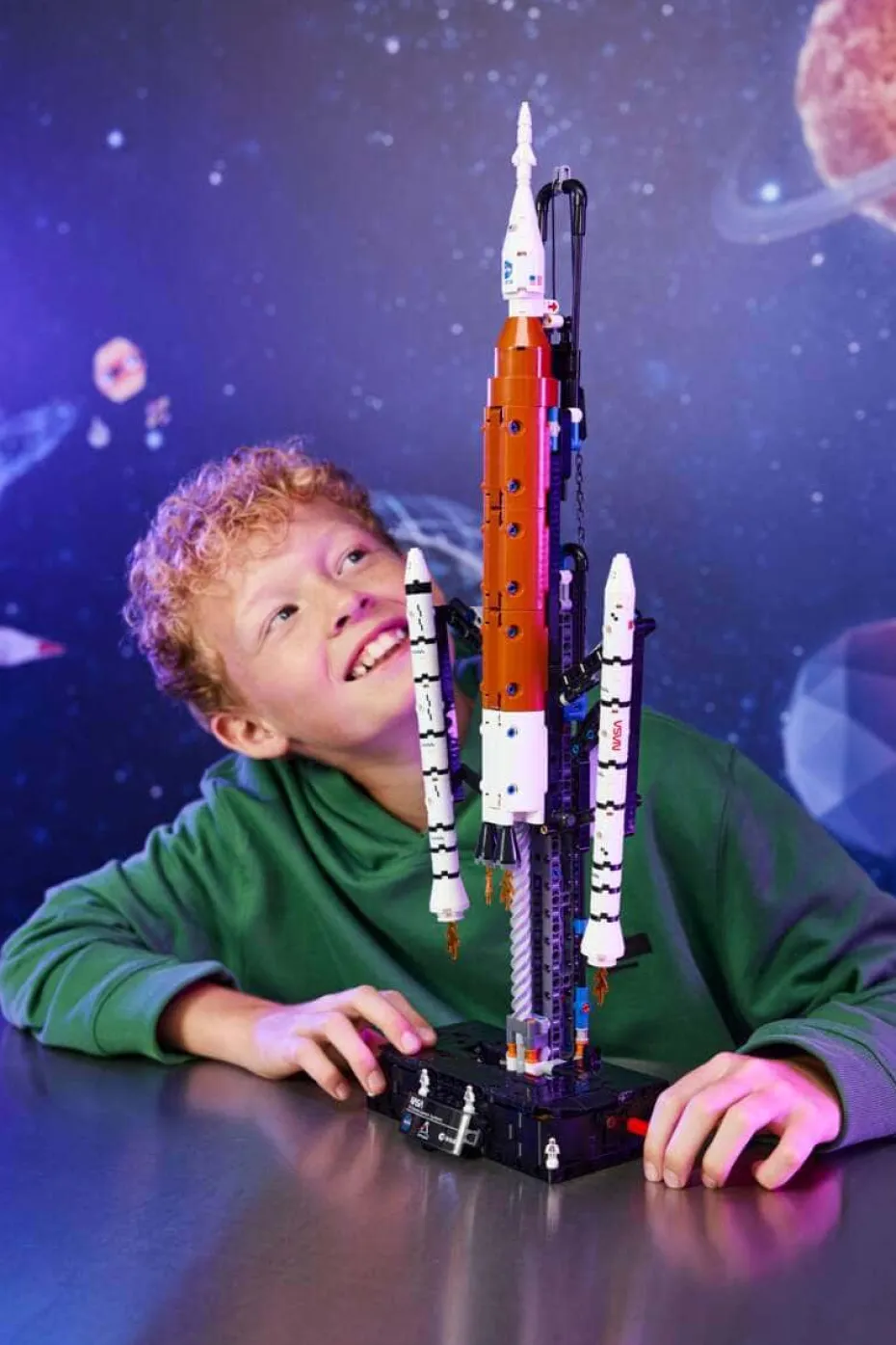 LEGO® Technic NASA Artemis SLS-rakett 42221