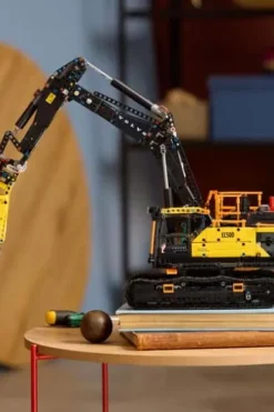 LEGO® Technic Volvo EC500 Hybrid gravemaskin 42215