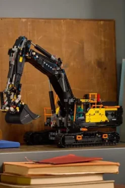 LEGO® Technic Volvo EC500 Hybrid gravemaskin 42215