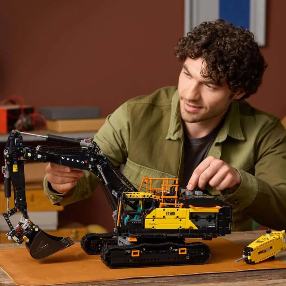 LEGO® Technic Volvo EC500 Hybrid gravemaskin 42215