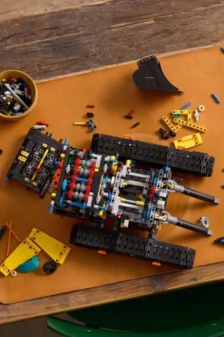 LEGO® Technic Volvo EC500 Hybrid gravemaskin 42215