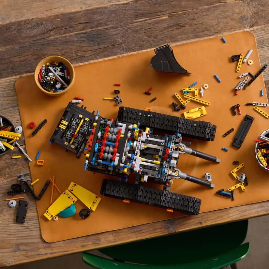 LEGO® Technic Volvo EC500 Hybrid gravemaskin 42215