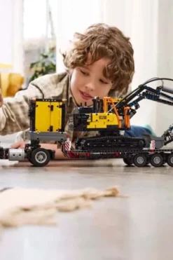 LEGO® Technic Volvo FMX-trailer og EC230 el-gravemaskin 42175