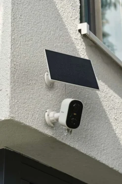 OSRAM Smart+ WiFi sikkerhetskamera og solcellepanel