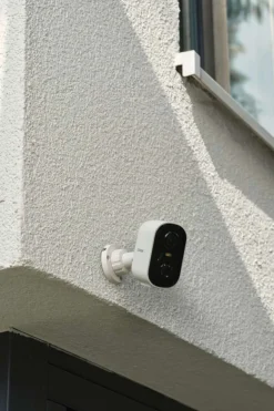 OSRAM Smart+ WiFi sikkerhetskamera og solcellepanel