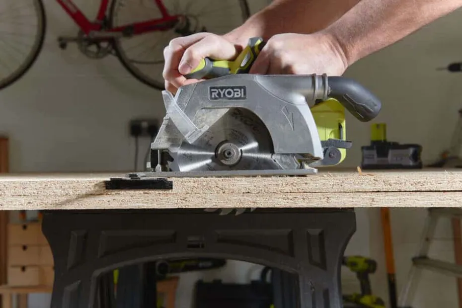 Ryobi ONE+™ RCS18N-0 sirkelsag u/batteri